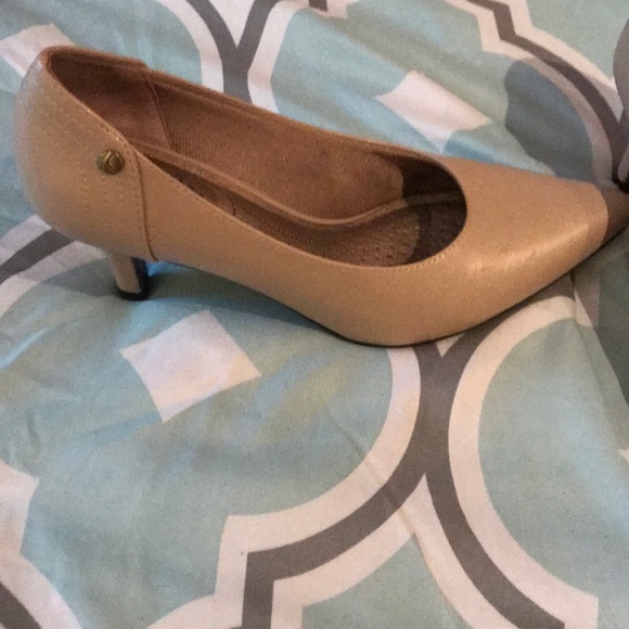 Heels - Picture 2 of 5